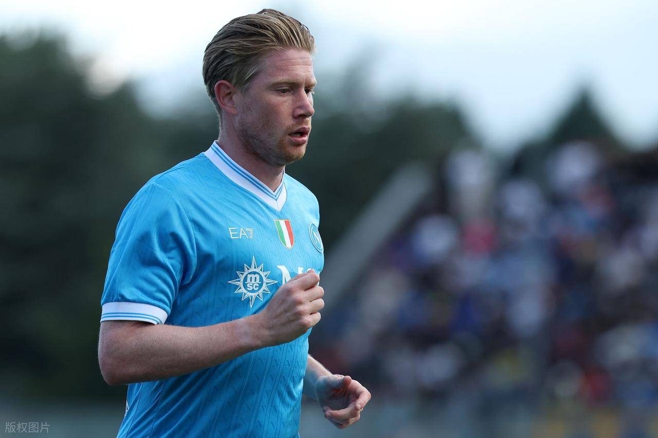 玉昆球迷在机场深情送别安德森，安德森的回应藏着太多不舍